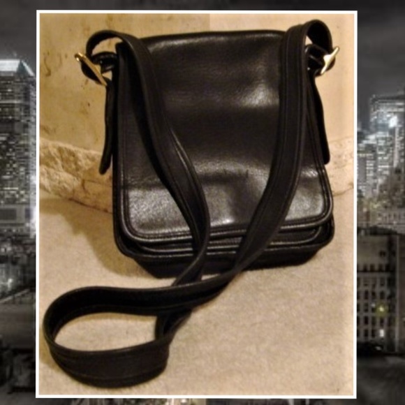 Coach Handbags - Vintage Coach Purse